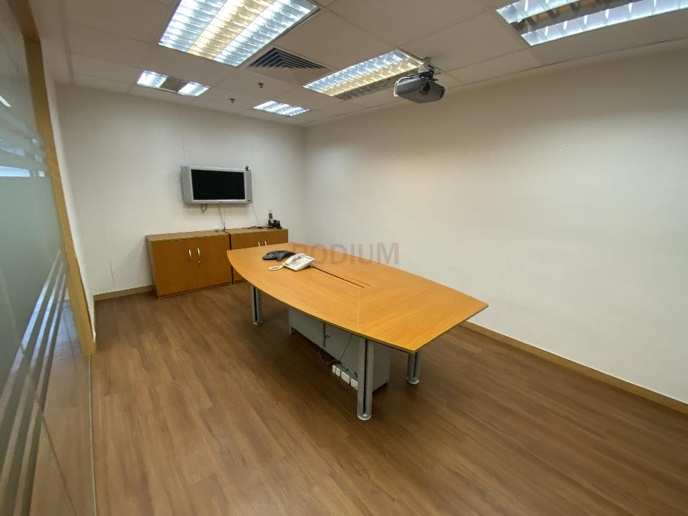 銅鑼灣禮頓中心                                                     Leighton Centre                                              Causeway Bay