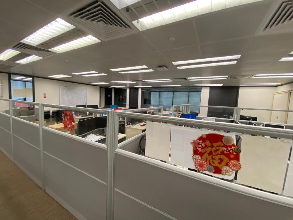 灣仔英皇集團中心                                                 Emperor Group Centre                                         Wan Chai