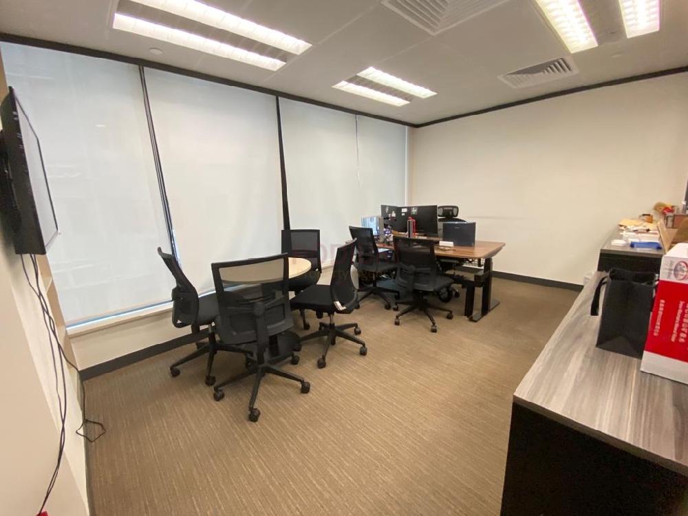 灣仔英皇集團中心                                                 Emperor Group Centre                                         Wan Chai