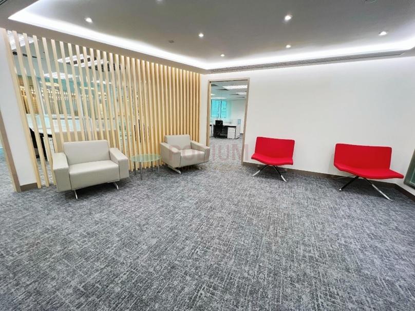 Golden Centre                                                Sheung Wan - 1.jpg                                                                                               