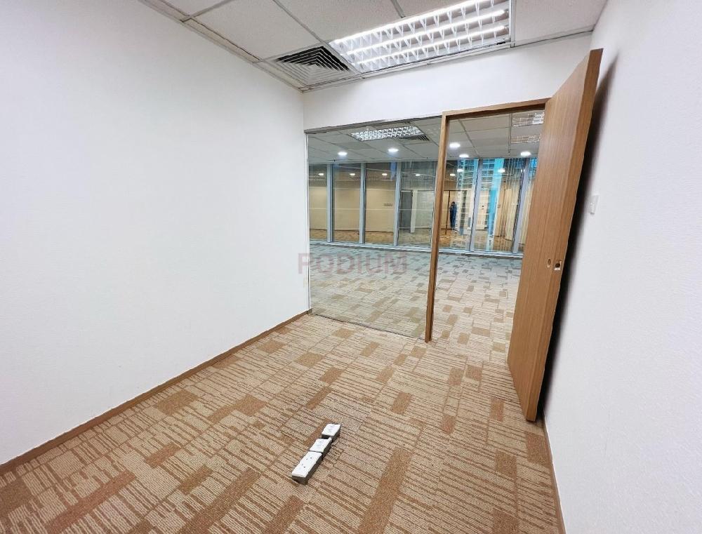 上環金龍中心                                                     Golden Centre                                                Sheung Wan