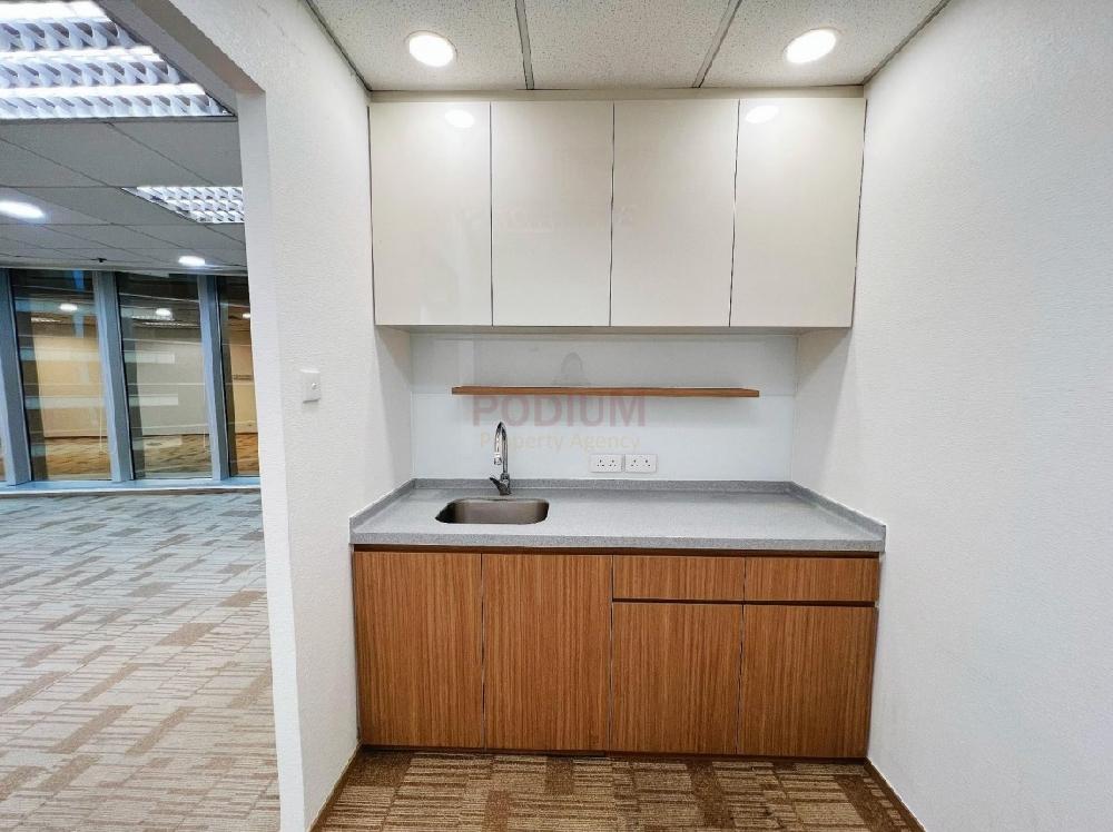 上環金龍中心                                                     Golden Centre                                                Sheung Wan