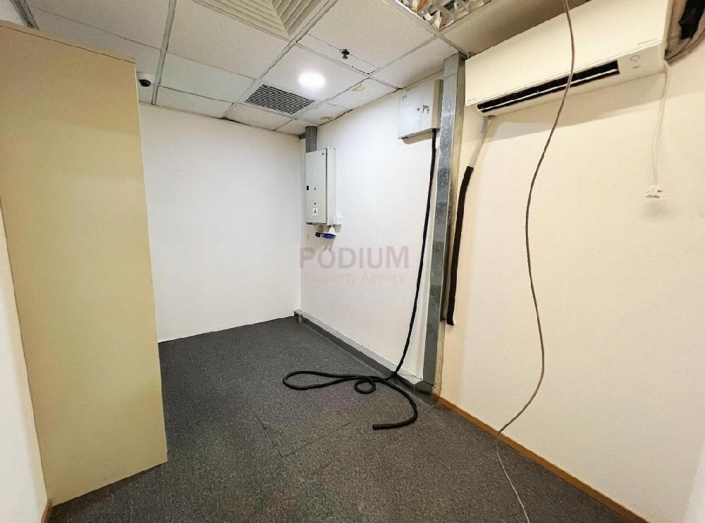 上環金龍中心                                                     Golden Centre                                                Sheung Wan