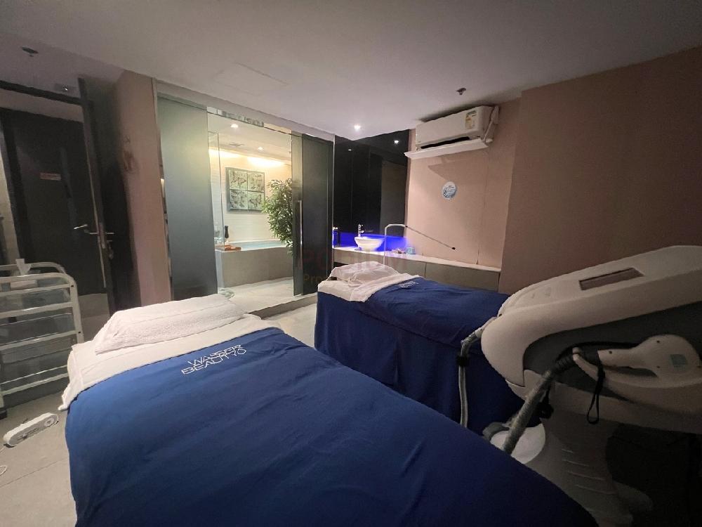 銅鑼灣國泰大廈                                                     Cathay Mansion                                               Causeway Bay