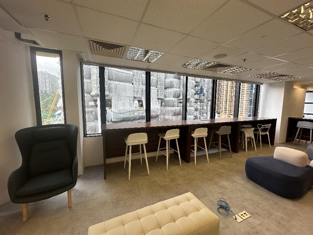 Lee Garden Six - Office Interior 3.jpg                                                                               