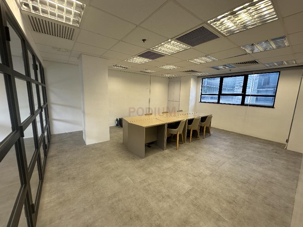 Lee Garden Six - Office Interior 4.jpg                                                                               