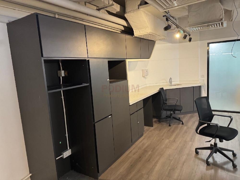 Strand 50 - Office Interior 5.jpg                                                                               