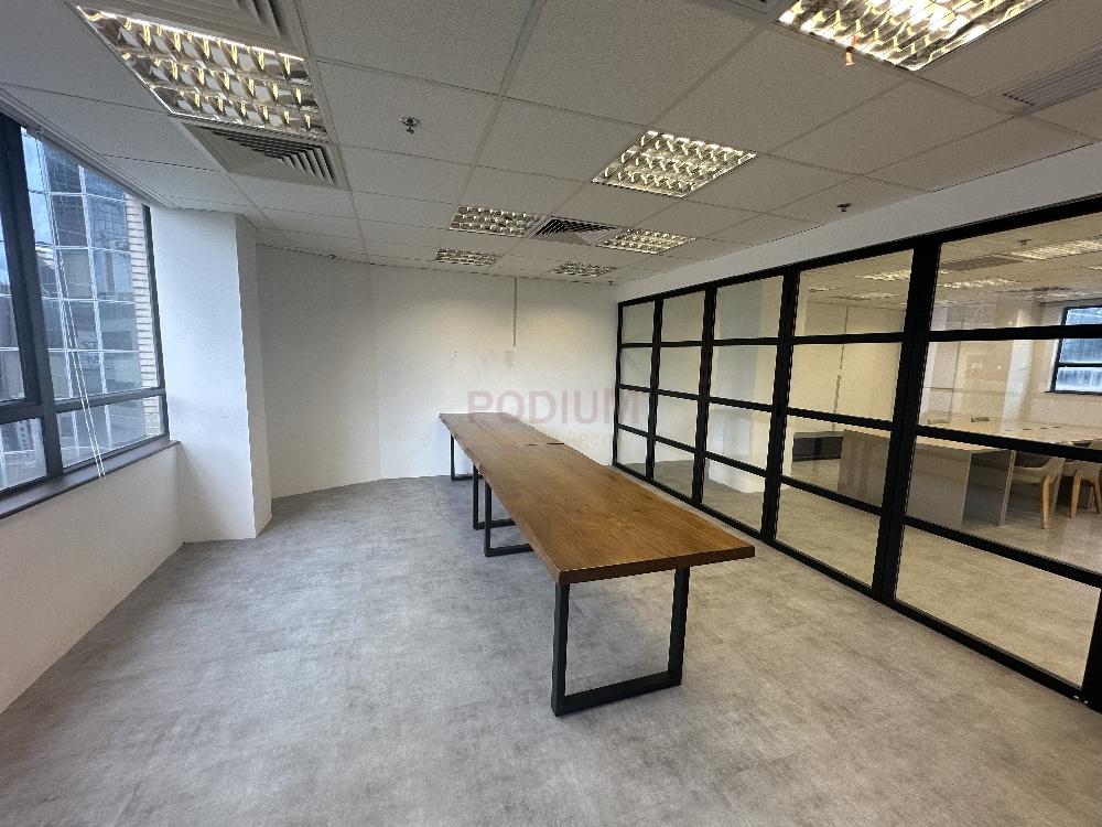 Lee Garden Six - Office Interior 5.jpg                                                                               