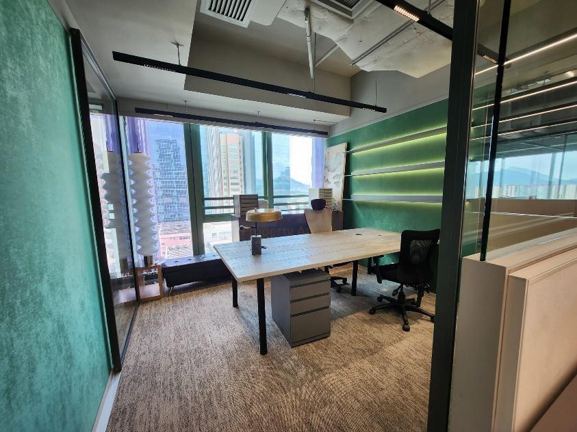 West Gate Tower                                              - Office Interior 7.jpg                                                                               