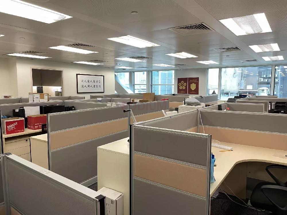 Guangdong Investment Tower                                   - Office Intnerior 4.jpg                                                                              
