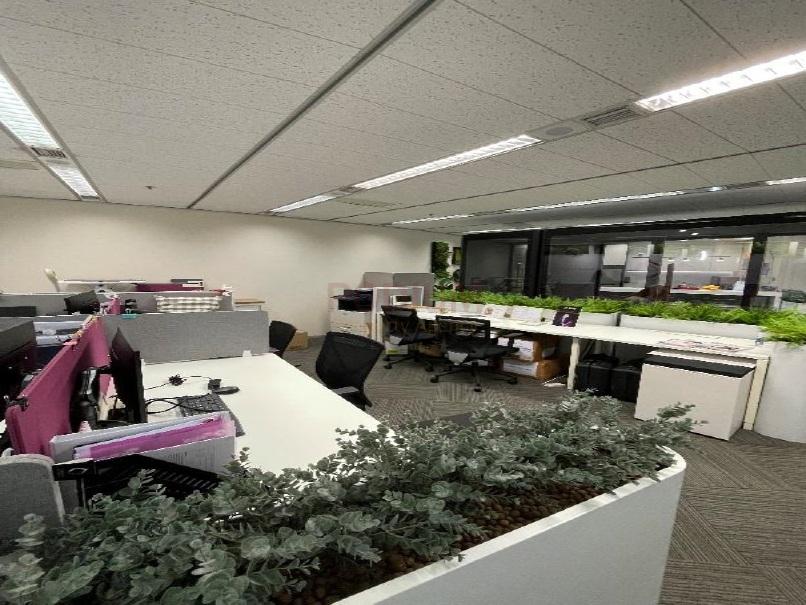 Hopewell Centre                                              - Office Interior 4.jpg                                                                               