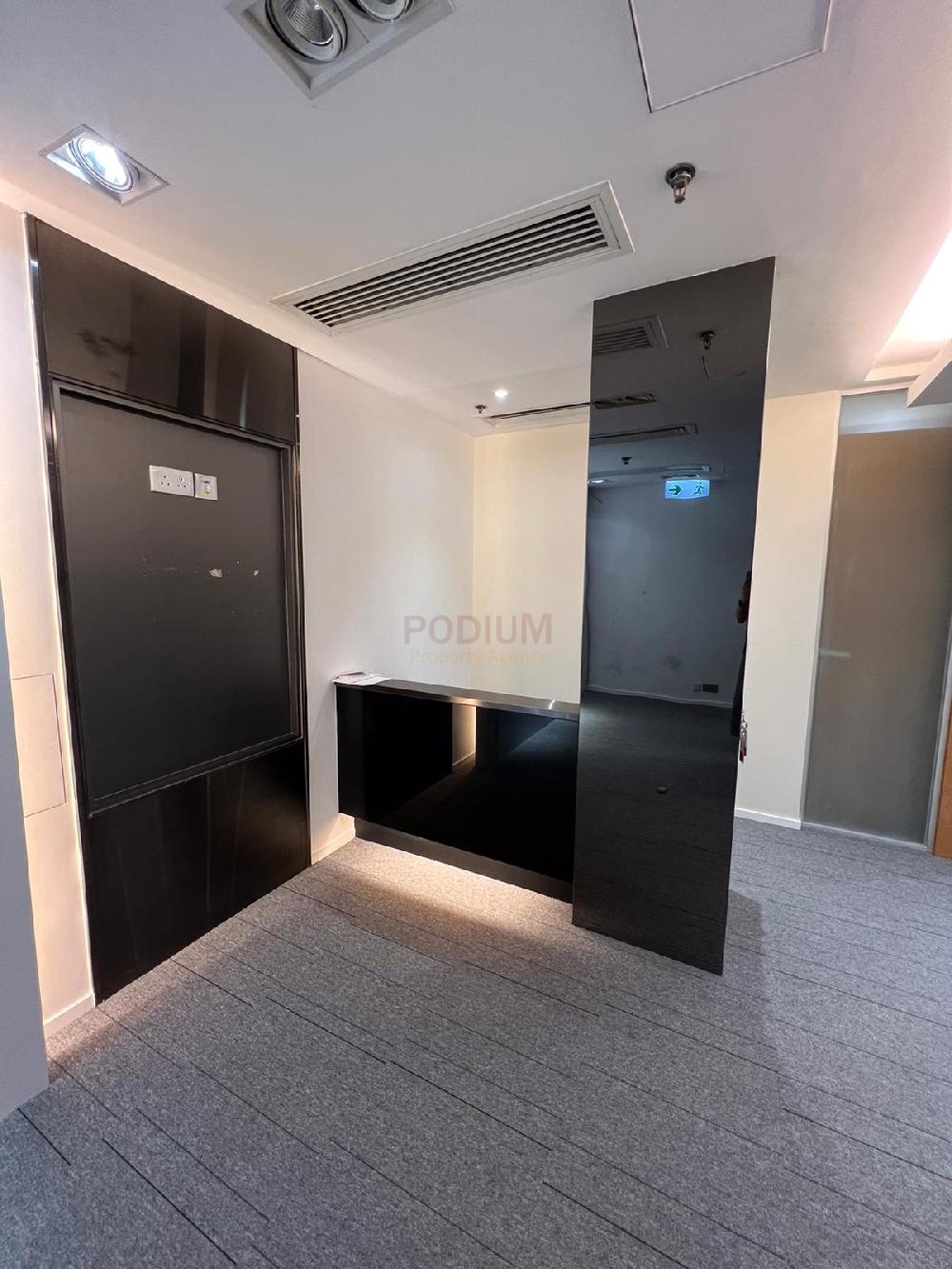 Capital Centre Wan Chai - Office Interior 1.JPG                                                                               