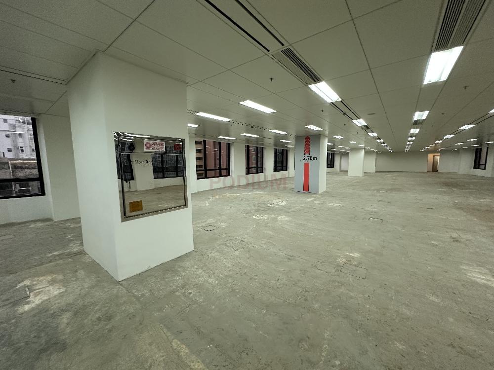 Luk Kwok Centre - Office Interior 2.jpg                                                                               