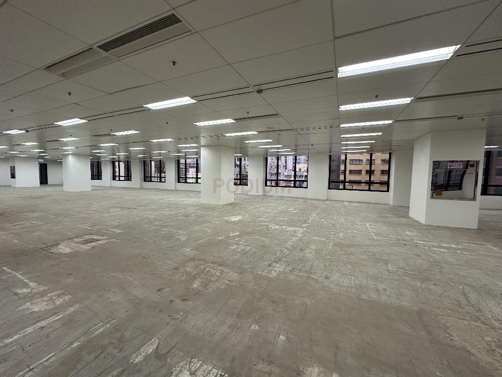 Luk Kwok Centre - Office Interior 5.jpg                                                                               