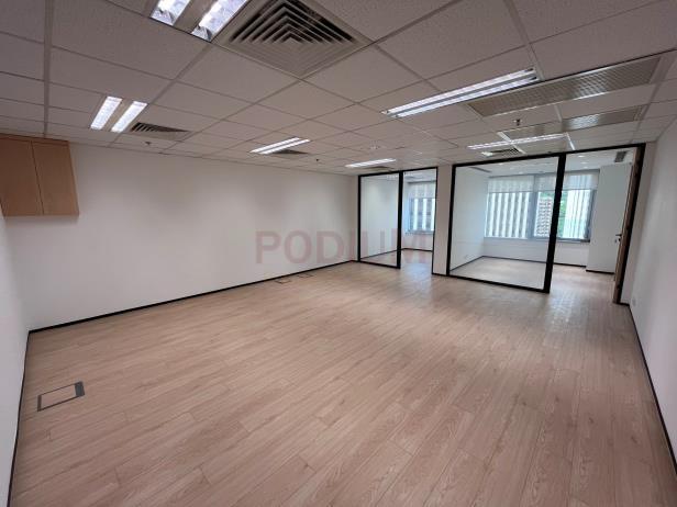 Dah Sing Financial Centre Wan Chai - Office Interior 1.jpg                                                                               