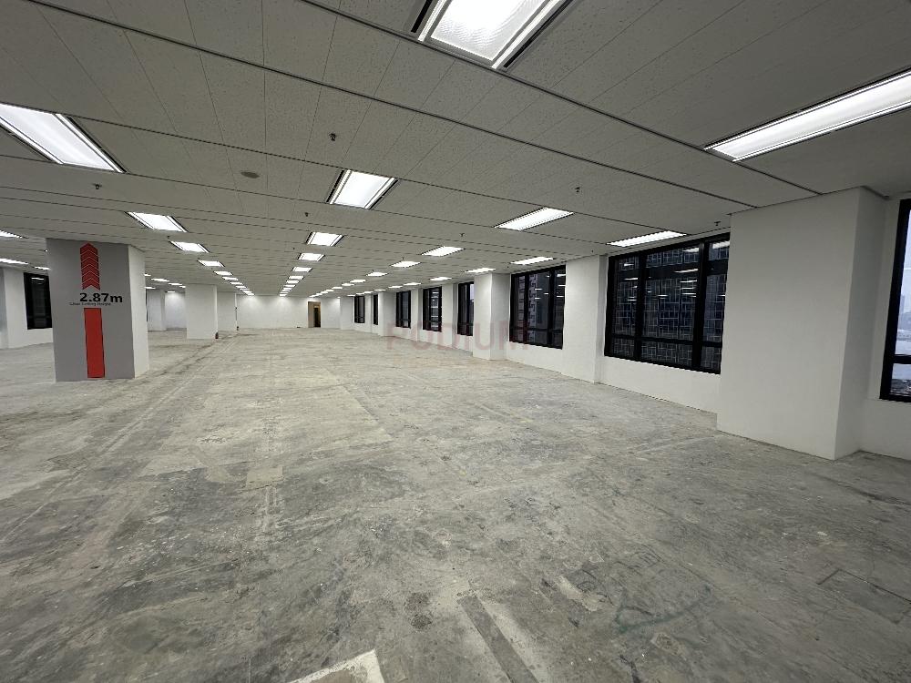 Luk Kwok Centre Wan Chai - Office Interior 1.jpg                                                                               