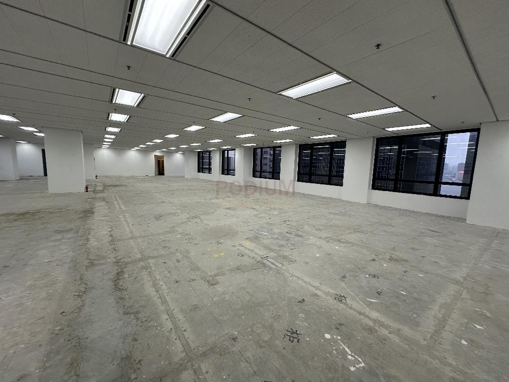 Luk Kwok Centre - Office Interior 2.jpg                                                                               