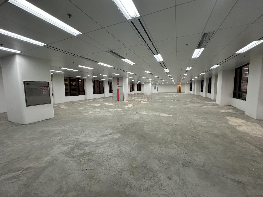 Luk Kwok Centre - Office Interior 2.jpg                                                                               