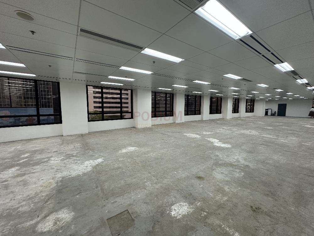 Luk Kwok Centre - Office Interior 3.jpg                                                                               