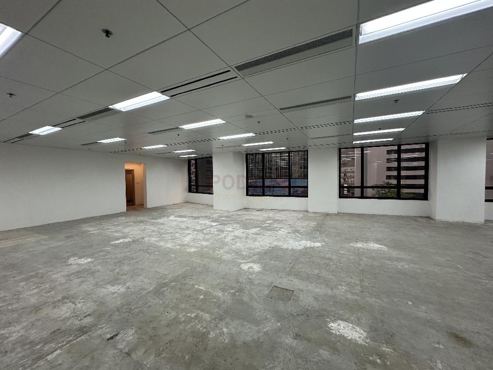 Luk Kwok Centre - Office Interior 4.jpg                                                                               