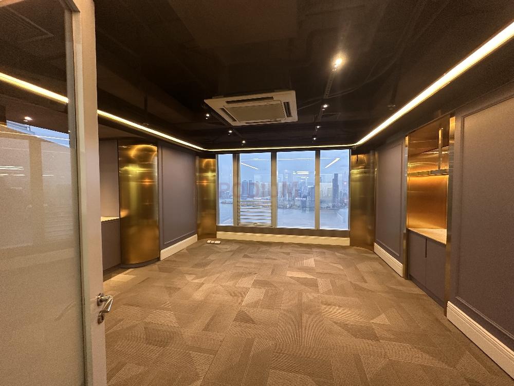 United Asia Finance Centre - Office Interior 4.jpg                                                                               
