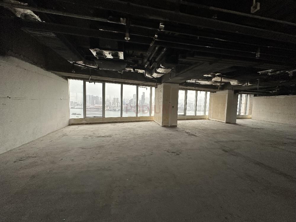 United Asia Finance Centre - Office Interior 4.jpg                                                                               