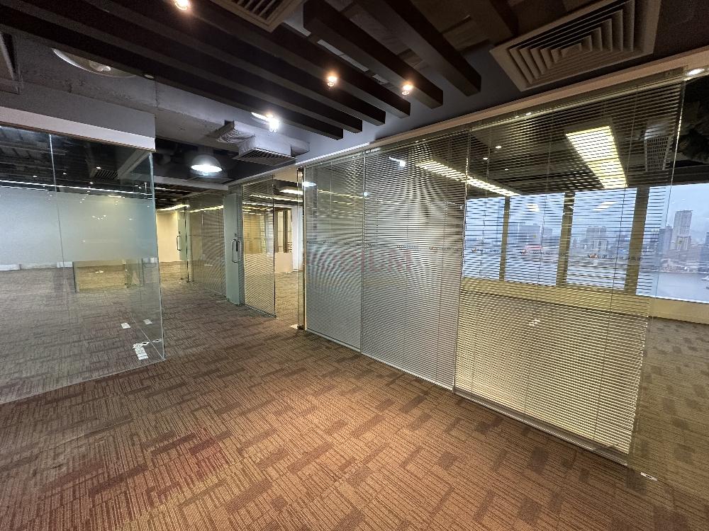 United Asia Finance Centre Wan Chai - Office Interior 1.jpg                                                                               