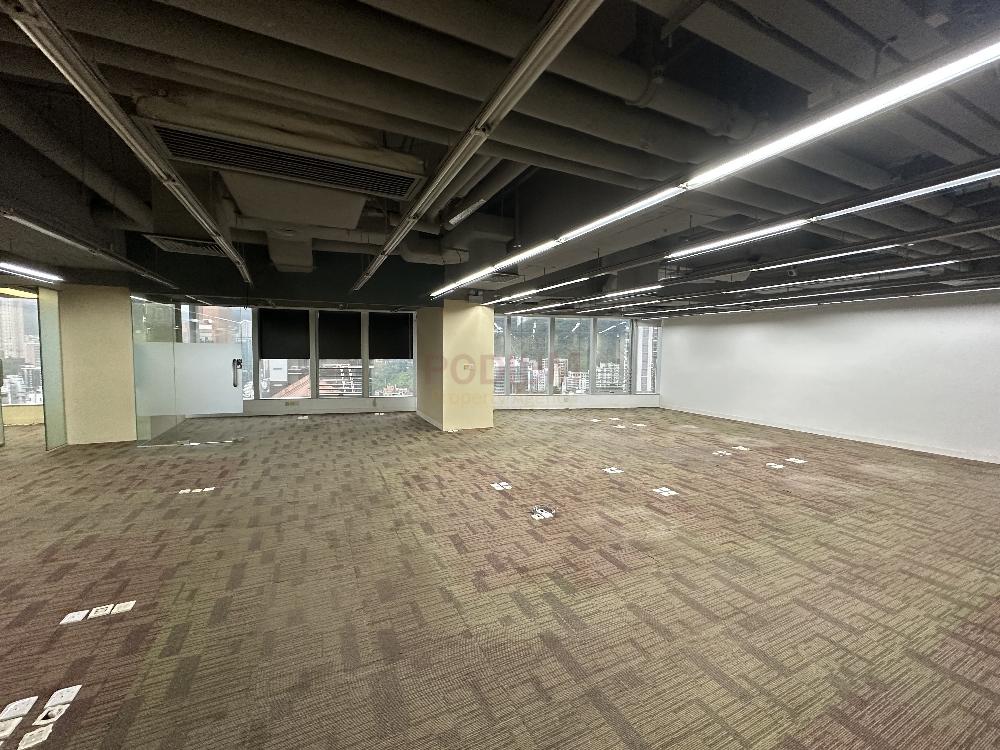 United Asia Finance Centre - Office Interior 2.jpg                                                                               