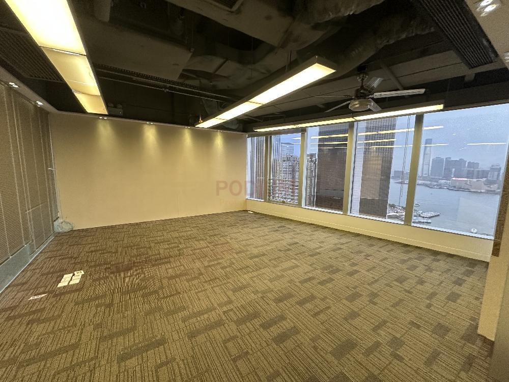 United Asia Finance Centre - Office Interior 3.jpg                                                                               