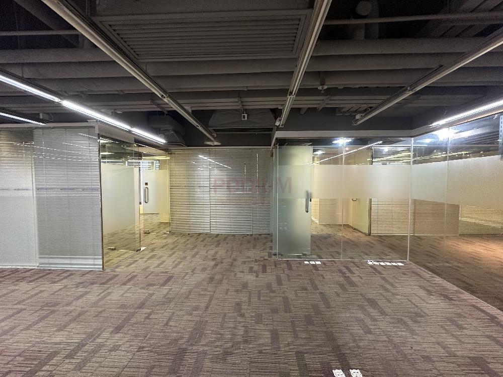 United Asia Finance Centre - Office Interior 5.jpg                                                                               