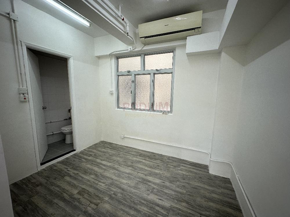 8 Gilman's Bazaar Sheung Wan - Office Interior 1.jpg                                                                               