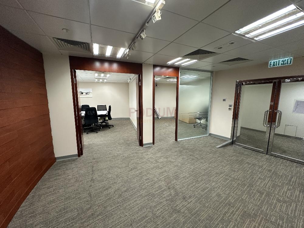 Hopewell Centre                                              Wan Chai - Office Interior 1.jpg                                                                               