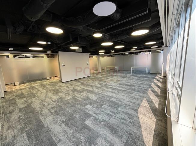 Island Place                                                 - Office Interior 3.jpg                                                                               