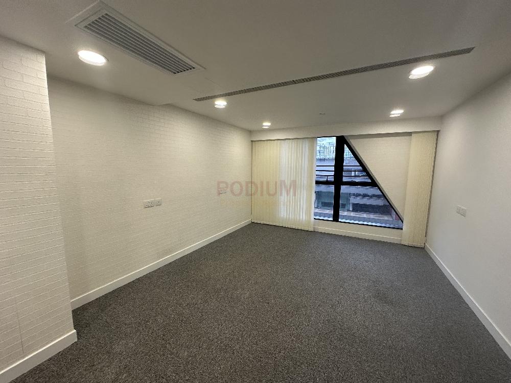 Yue Thai Commercial Building                                 - Office Interior 2.jpg                                                                               