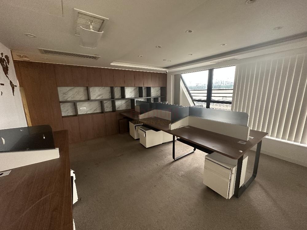 Yue Thai Commercial Building                                 - Office Interior 2.jpg                                                                               