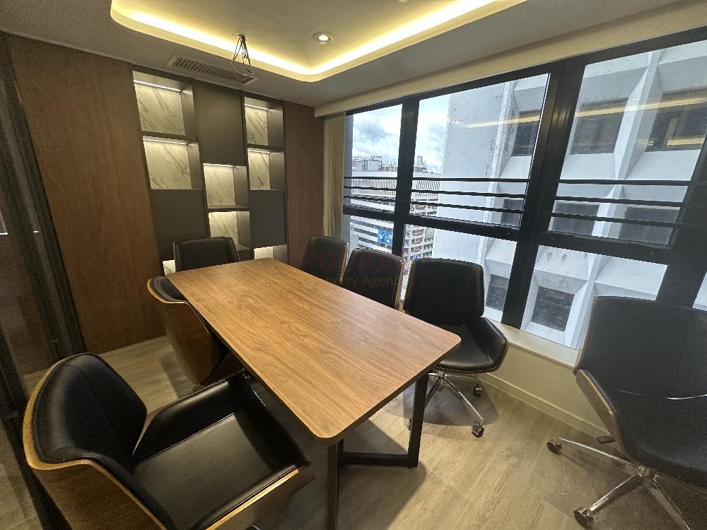 Yue Thai Commercial Building                                 - Office Interior 4.jpg                                                                               