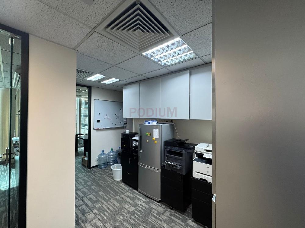 Golden Centre                                                - Office interior 4.JPG                                                                               