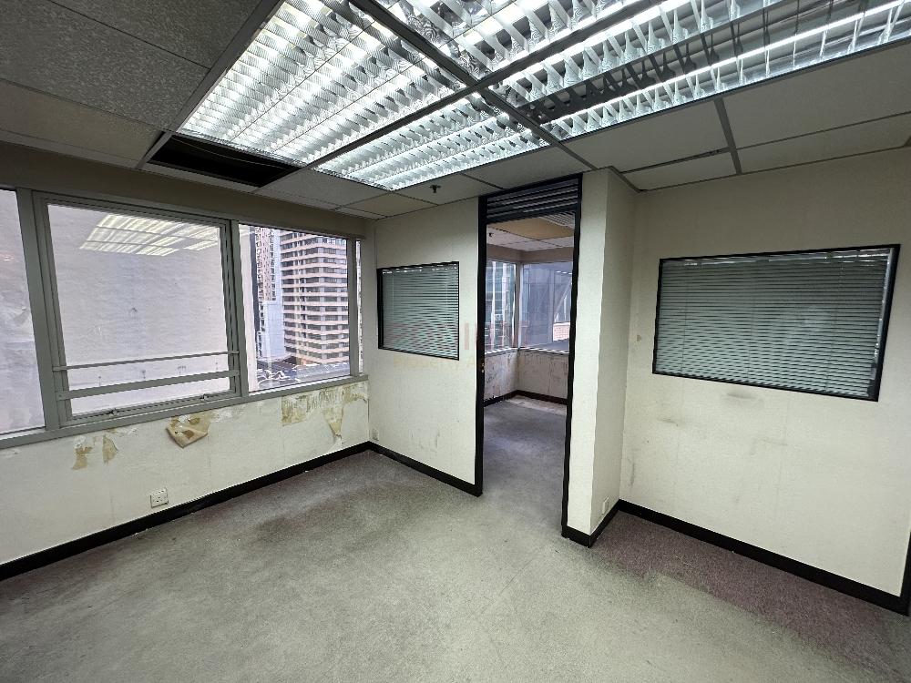 Eton Building                                                - Office Interior 1.jpg                                                                               