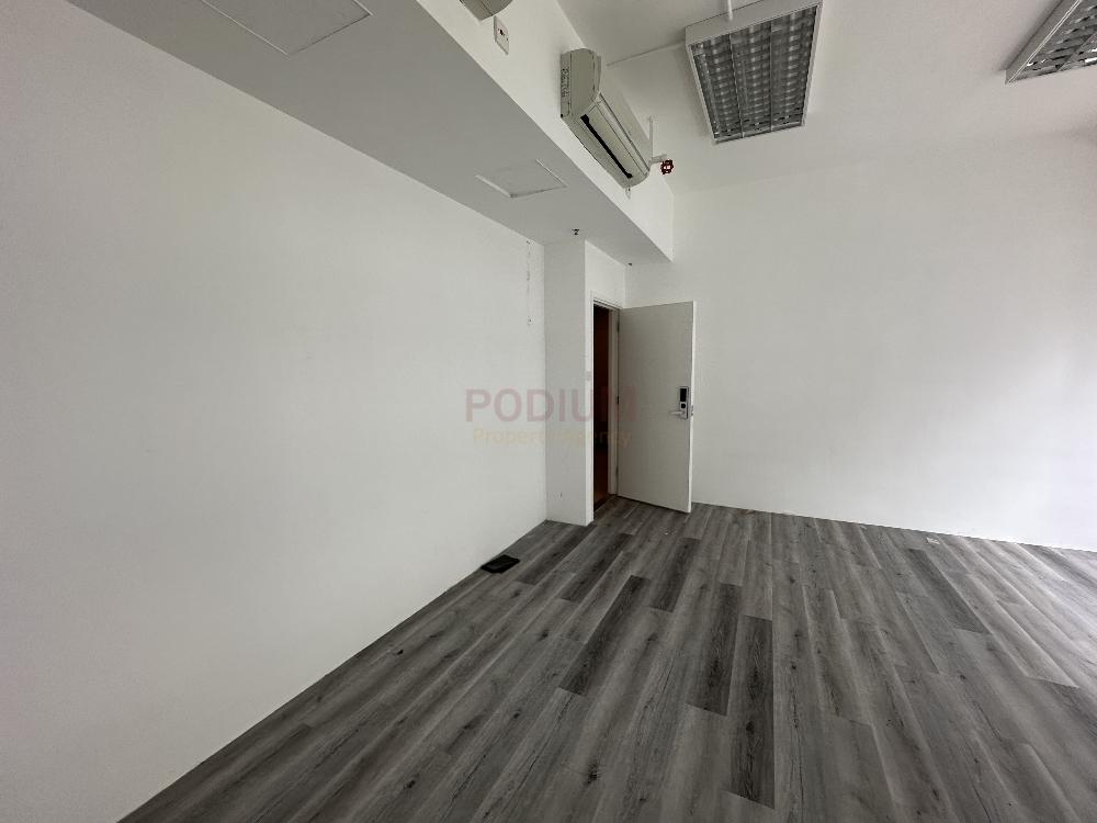 CS Tower - Office Interior 2.jpg                                                                               