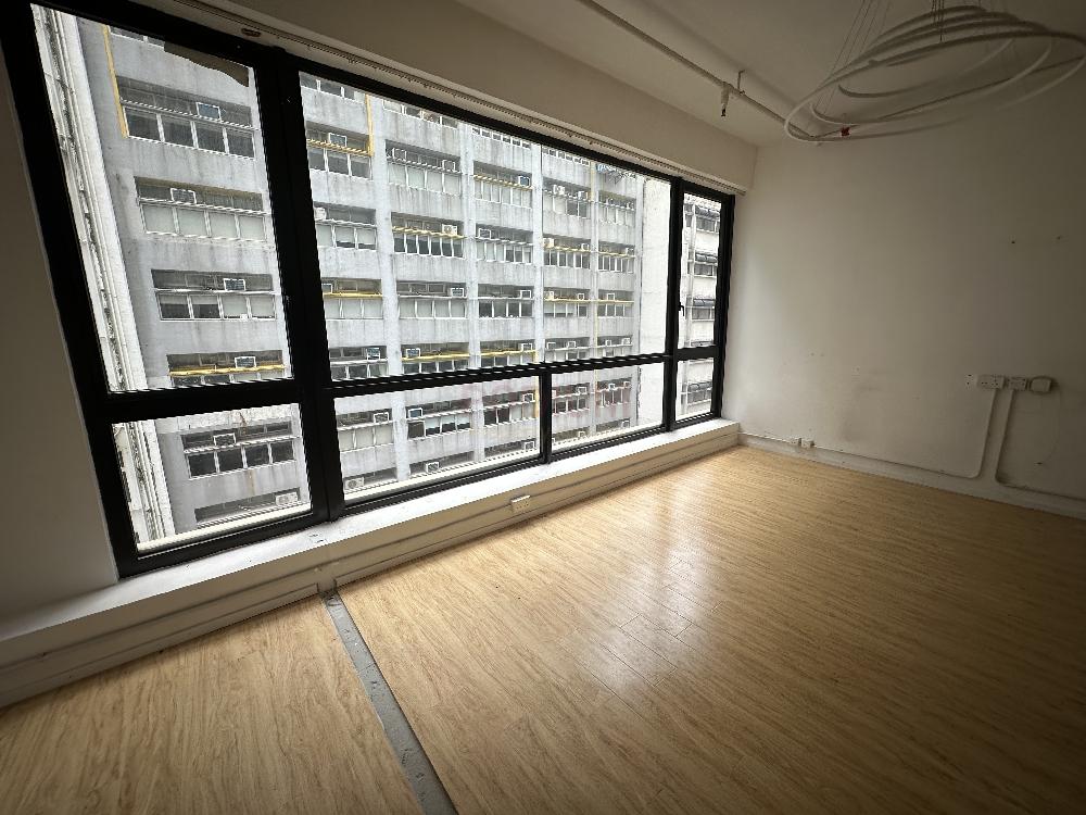 CS Tower Sheung Wan - Office Interior 1.jpg                                                                               