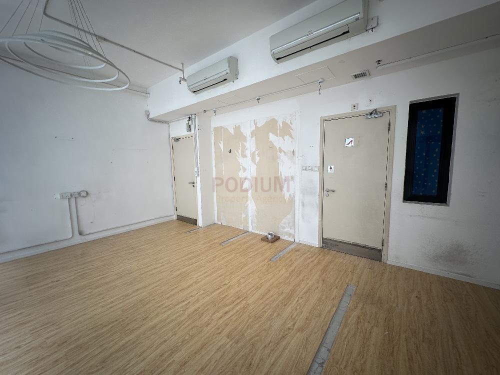 CS Tower - Office Interior 3.jpg                                                                               