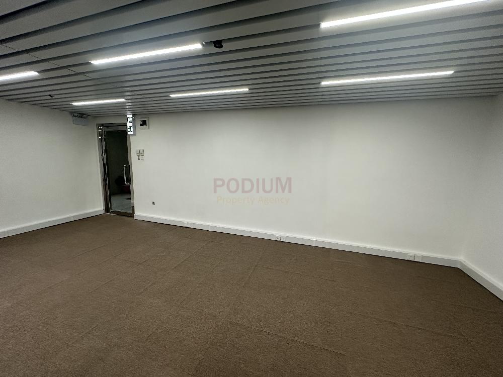 Shun Ho Tower                                                - Office Interior 2.jpg                                                                               