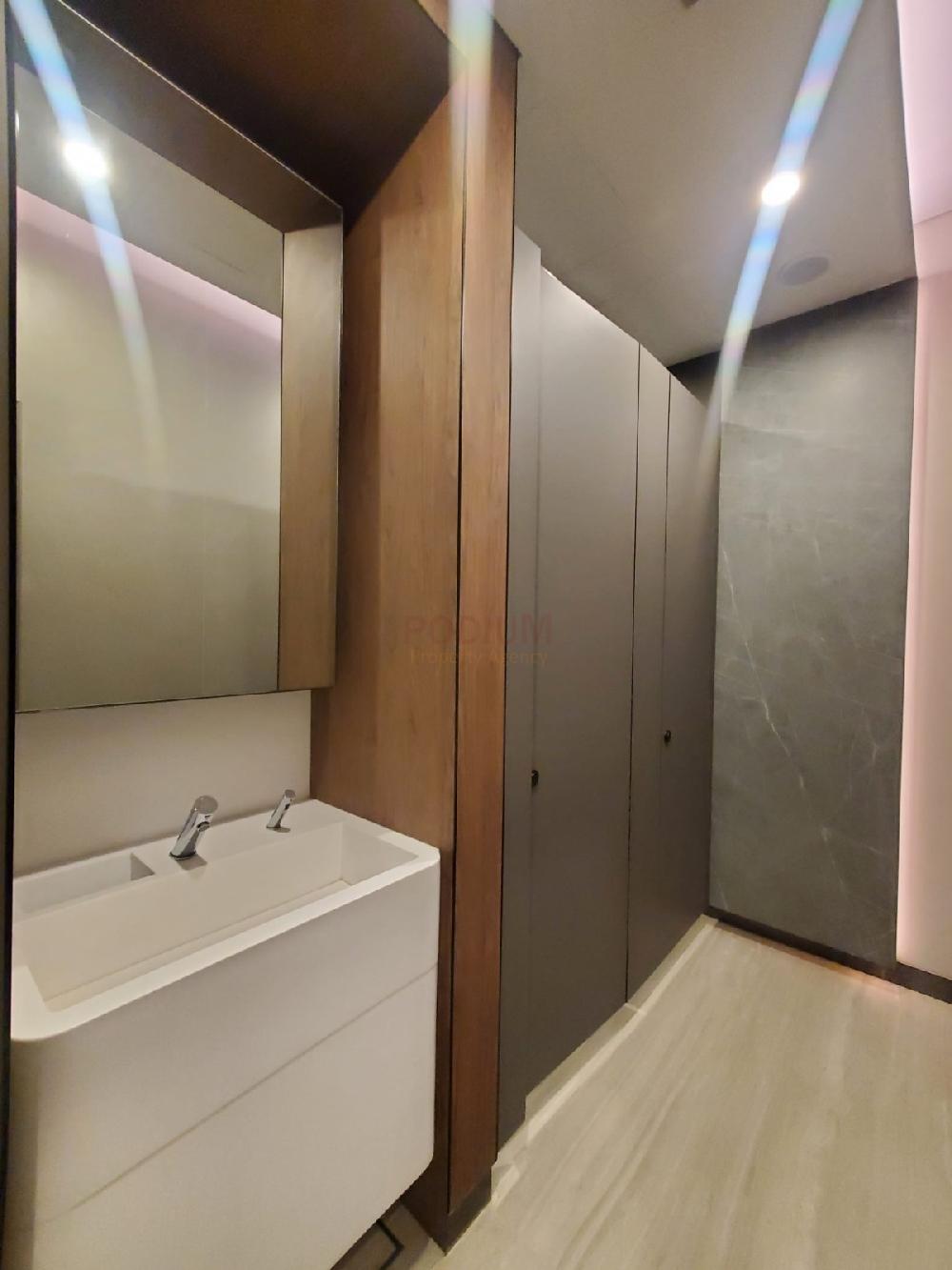 HDH Centre - Office Interior 5.JPG                                                                               