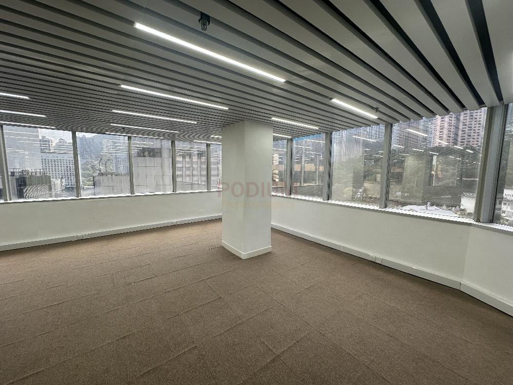 Shun Ho Tower                                                Central - Office Interior 1.jpg