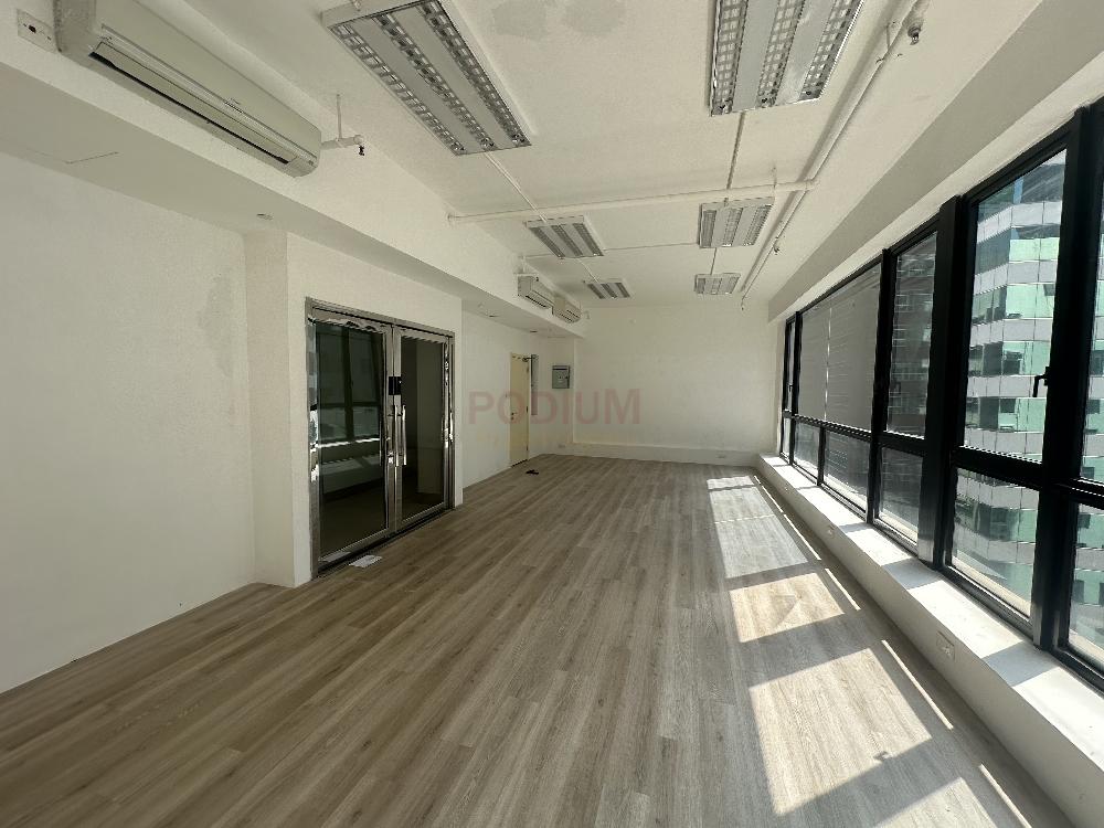 CS Tower - Office Interior 2.jpg                                                                               