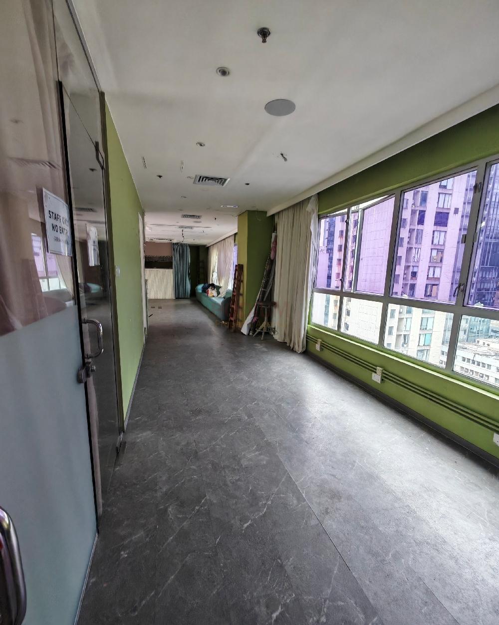 Kowloon Plaza                                                - Officve Interior 4.jpg                                                                              