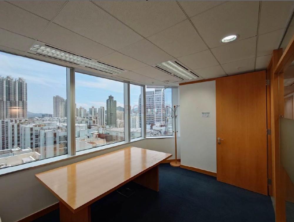 1111 King's Road (Cityplaza One) - Office Interior 2.jpg                                                                               