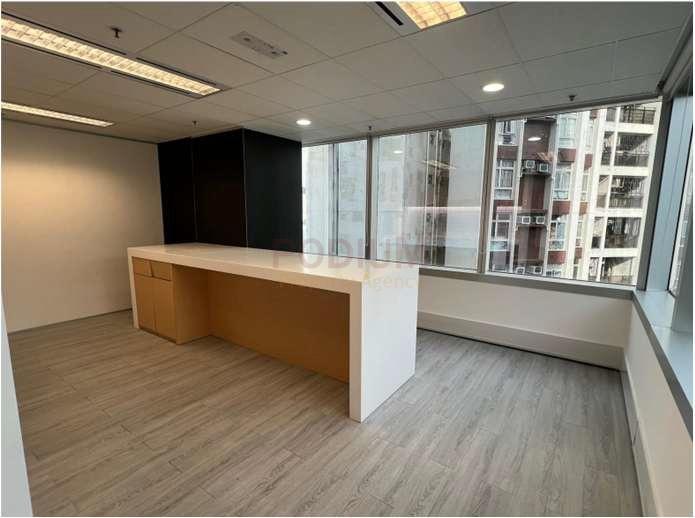 12 Taikoo Wan Road (Cityplaza 4) - Office Interior 2.jpg                                                                               