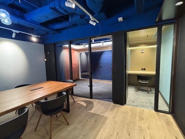 Ruttonjee Centre - Dina House  - Office Interior 2.jpg                                                                               