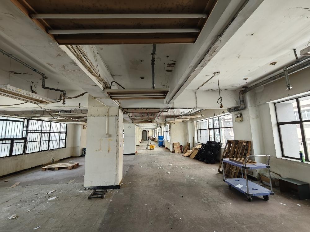 Astoria Building                                             Tsim Sha Tsui - Office Interior 1.JPG                                                                               